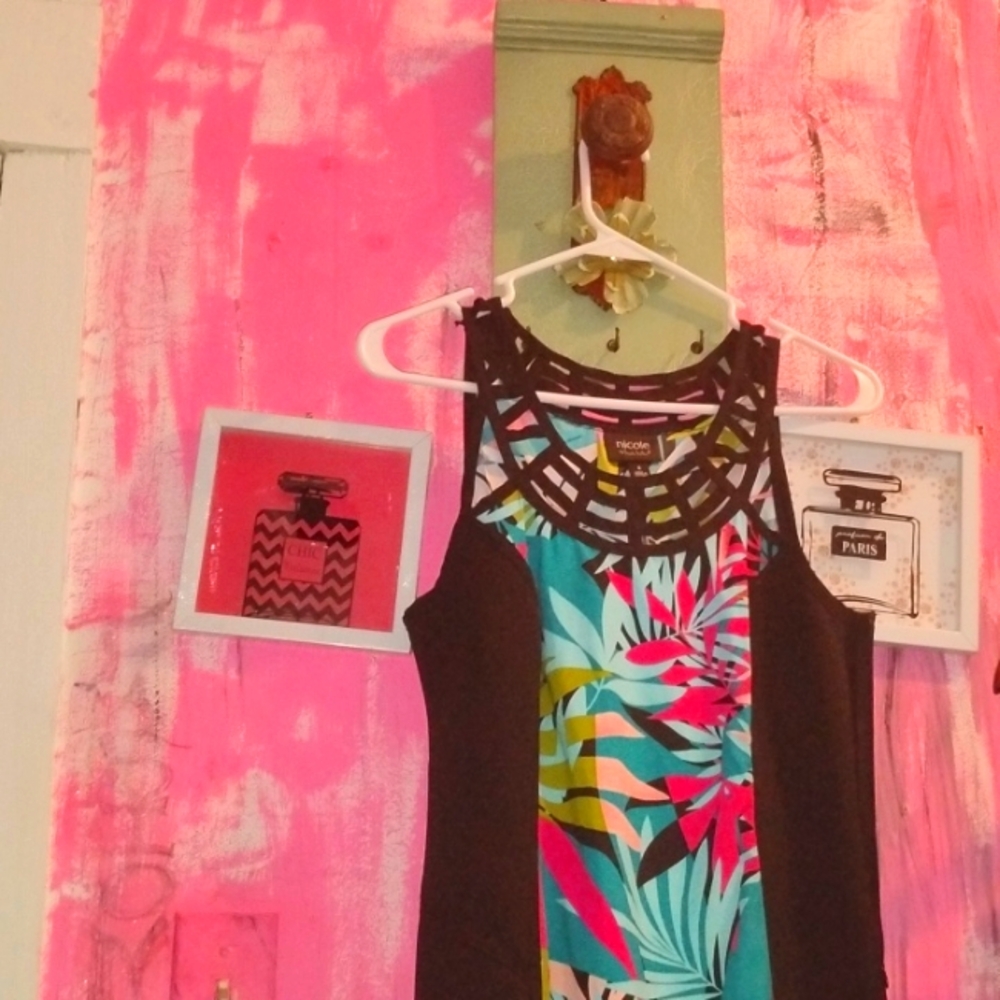 Women's designer dress Nicole Miller size 4